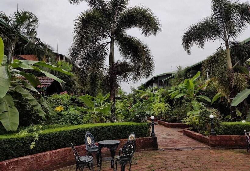 בית מלון כפרי Chira Meadows Ecoresort, Dapoli