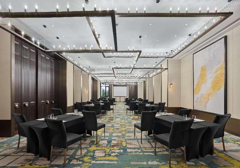 Отель Doubletree By Hilton Baoding