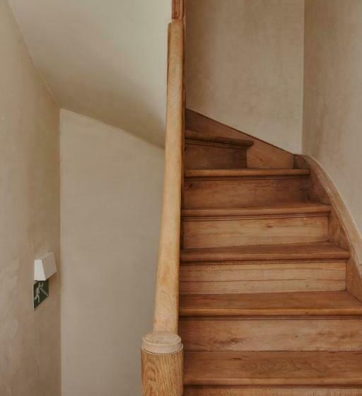 فندق Edgar Guesthouse