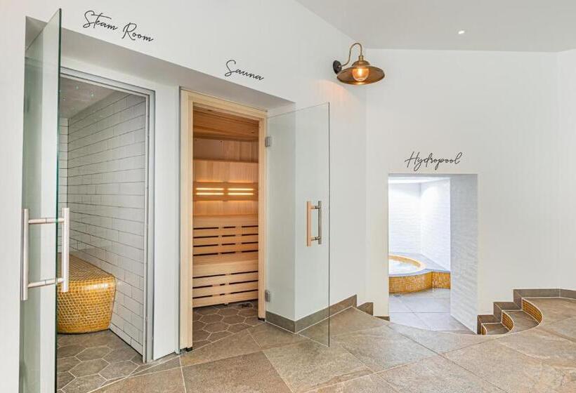 Harbour Beach Club, Hotel & Spa