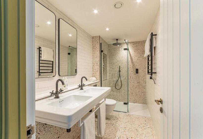 Harbour Beach Club, Hotel & Spa