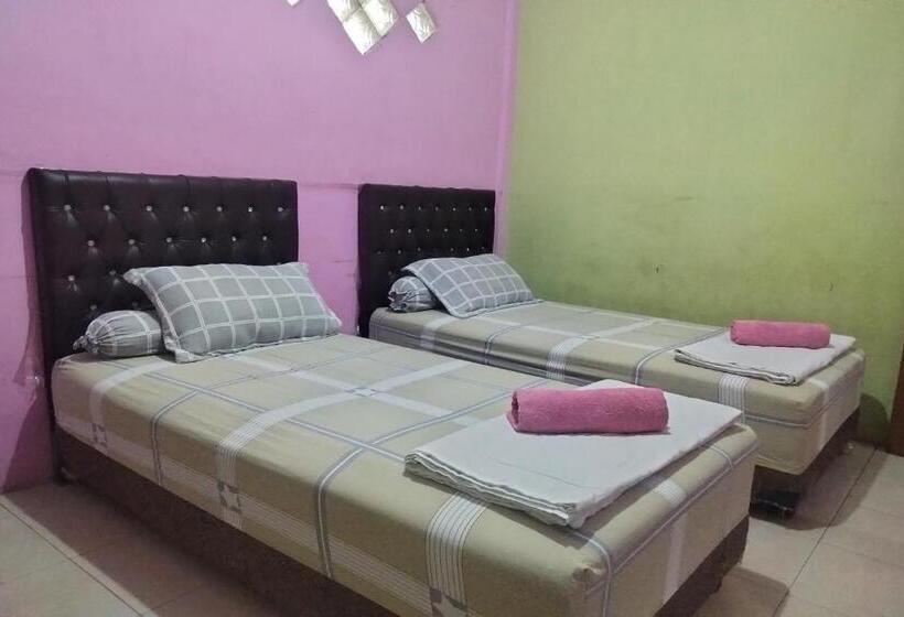 فندق Home Stay Kembar Syariah Redpartner