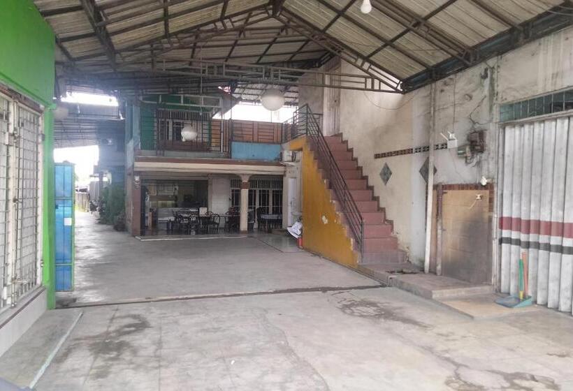 فندق Home Stay Kembar Syariah Redpartner