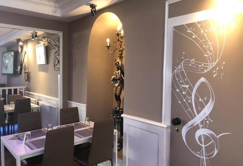 Отель Hôtel D’artiste