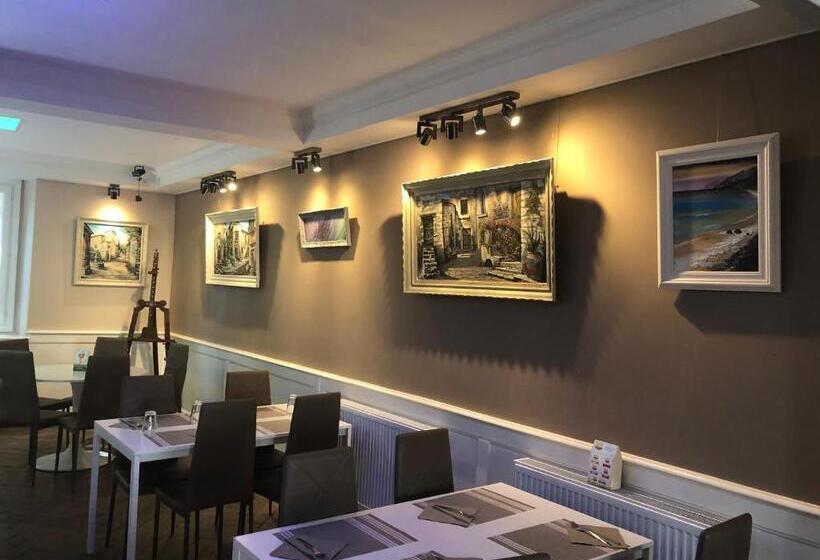 Отель Hôtel D’artiste