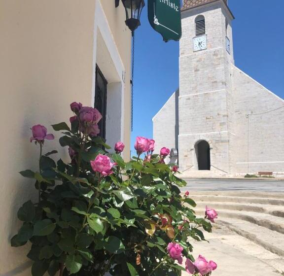 Отель Hôtel D’artiste