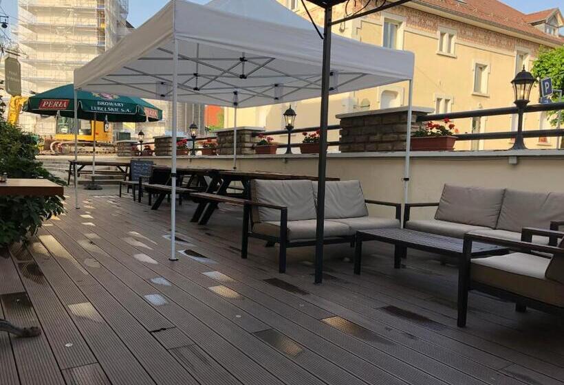 Отель Hôtel D’artiste