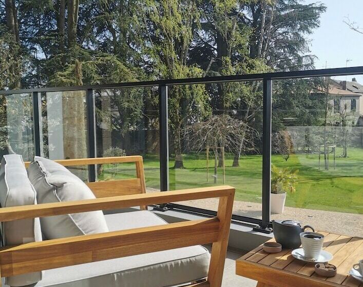 בית מלון כפרי Hôtel Restaurant Villa Métis