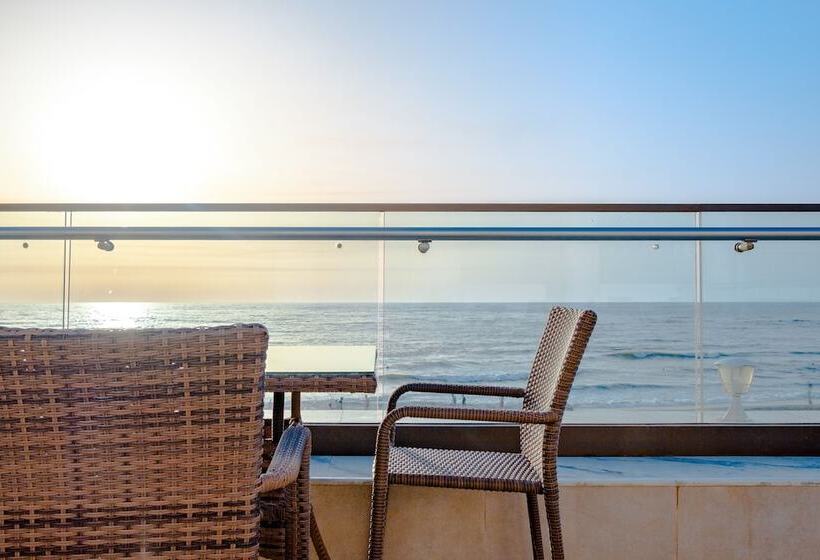 هتل Les Sables D Or