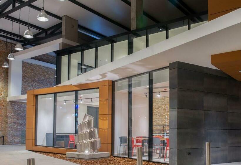 Отель Moov Porto Alegre