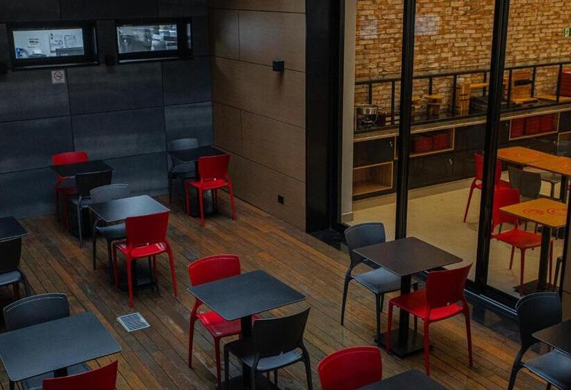 Отель Moov Porto Alegre