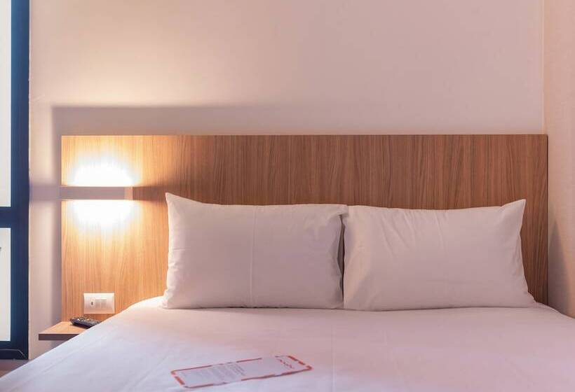 Отель Moov Porto Alegre