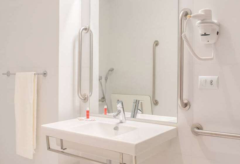 Отель Moov Porto Alegre