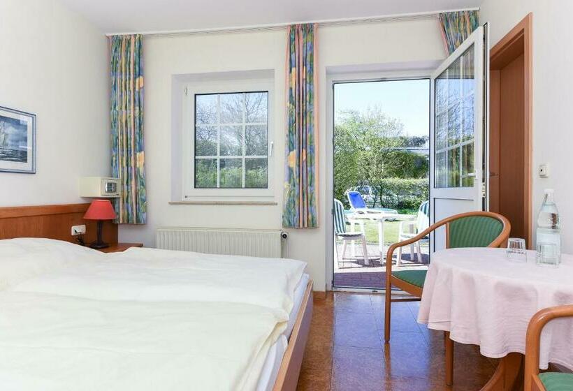 ホテル Pension Störtebeker