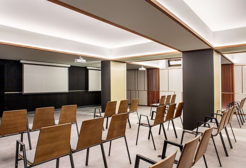 هتل Radisson Collection Bilbao