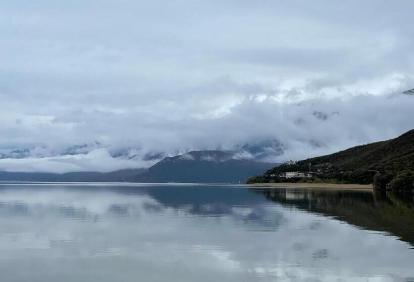 בית מלון כפרי Rritja E Koranit