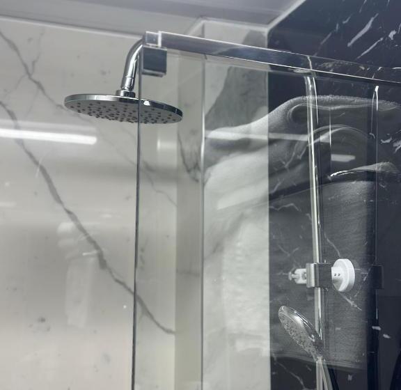 בית מלון כפרי Rritja E Koranit