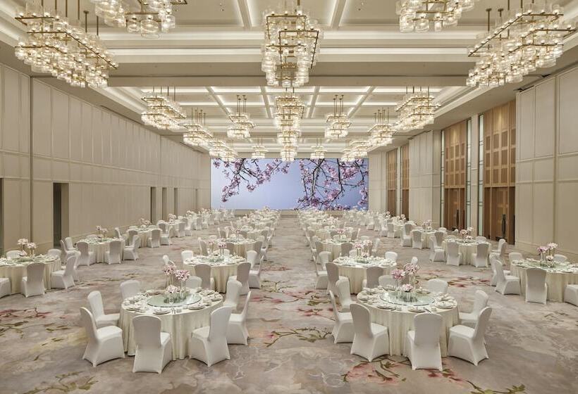 Отель Shangrila Qiantan, Shanghai