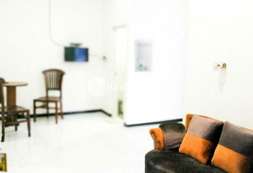 Отель Sky Flores Bungalow Syariah Redpartner