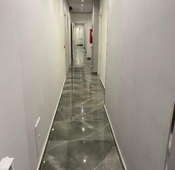 Отель Stranamore