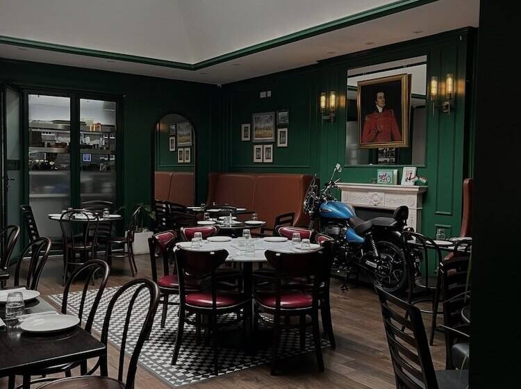 The Wellington Hotel Birmingham   Breakfast Included, Near O2 Academy & City Centre