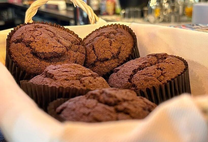 The Wellington Hotel Birmingham   Breakfast Included, Near O2 Academy & City Centre