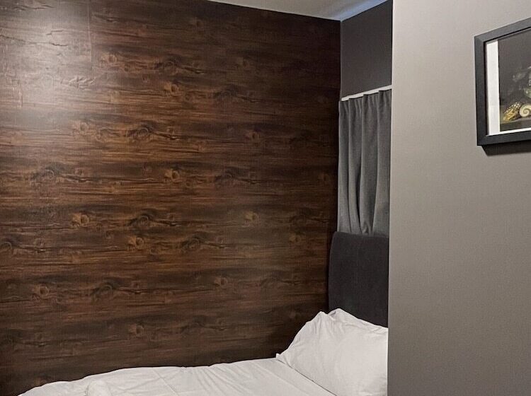 The Wellington Hotel Birmingham   Breakfast Included, Near O2 Academy & City Centre