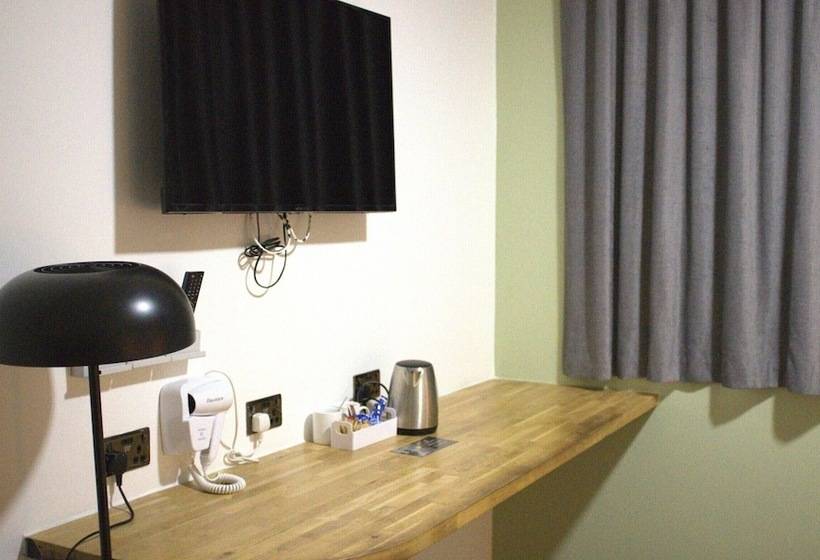 The Wellington Hotel Birmingham   Breakfast Included, Near O2 Academy & City Centre