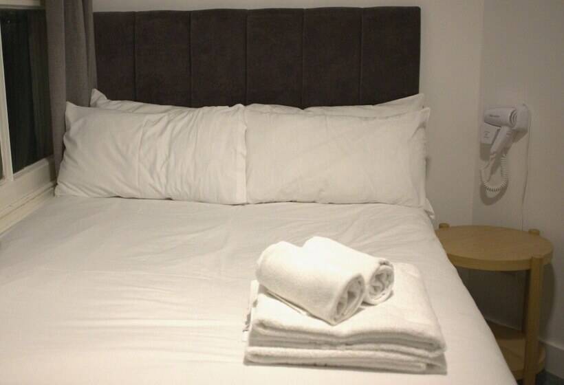 The Wellington Hotel Birmingham   Breakfast Included, Near O2 Academy & City Centre