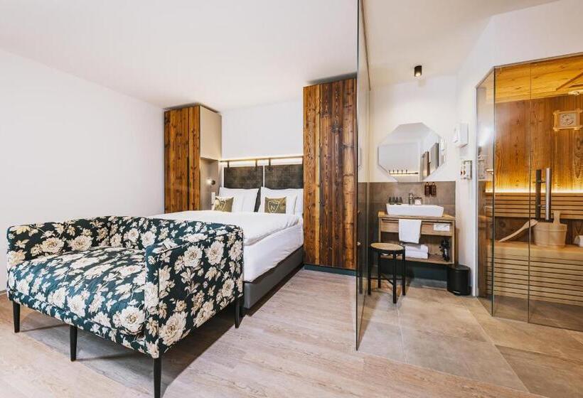 Nikolaus By Avenida Panoramic Wellness Suites