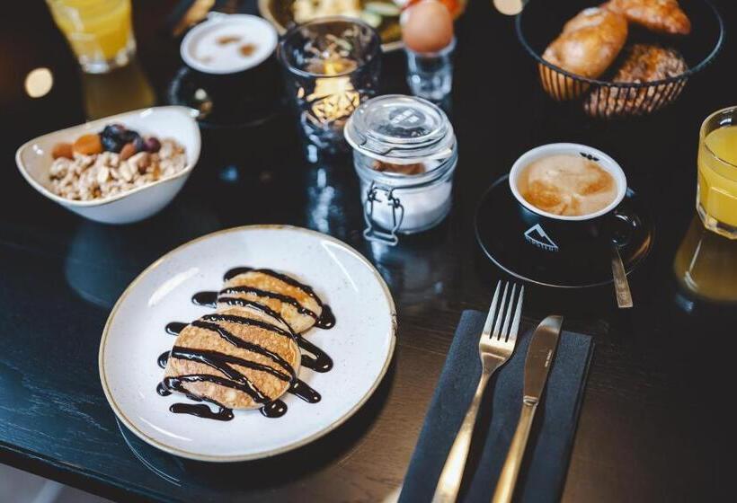 Nikolaus By Avenida Panoramic Wellness Suites