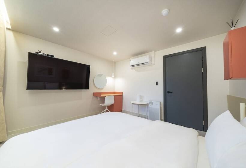 Nomad Aank Hotel Gumi