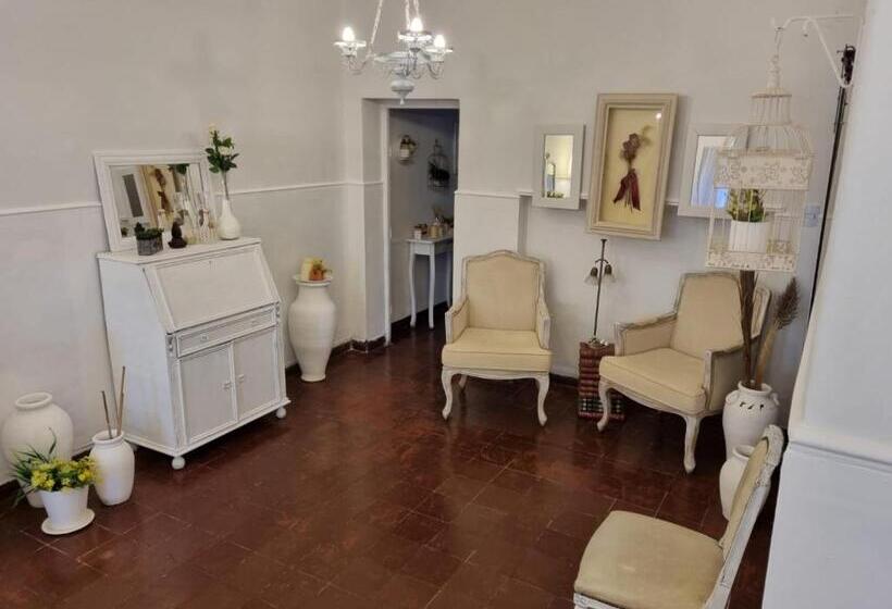 پانسیون White House   Hospedaje Con Desayuno