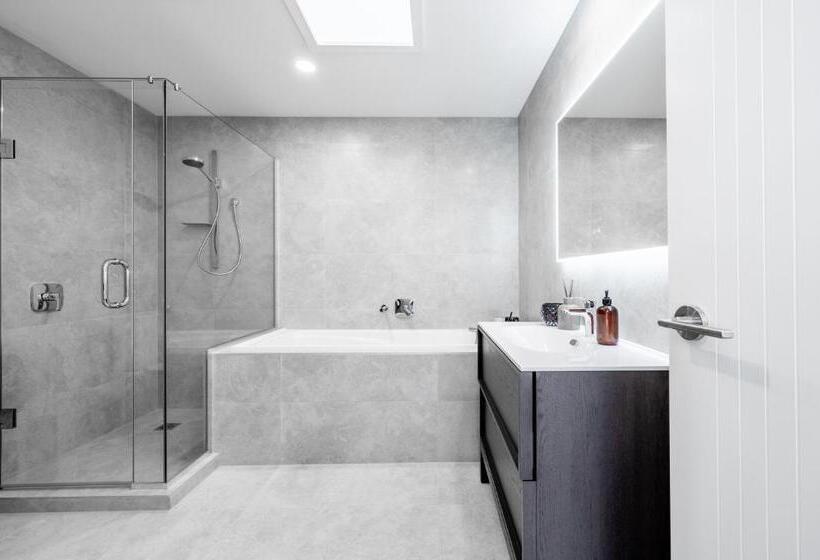 Sunrise Garden Suites