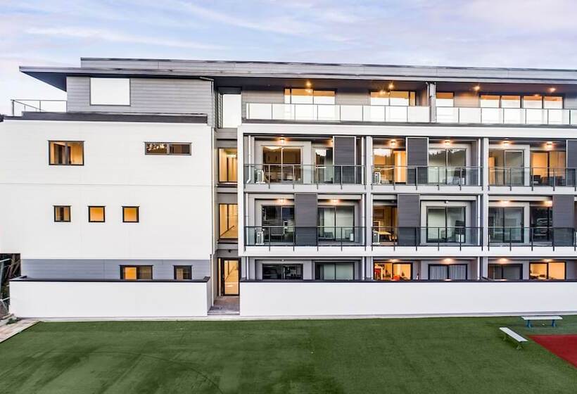 Sunrise Garden Suites