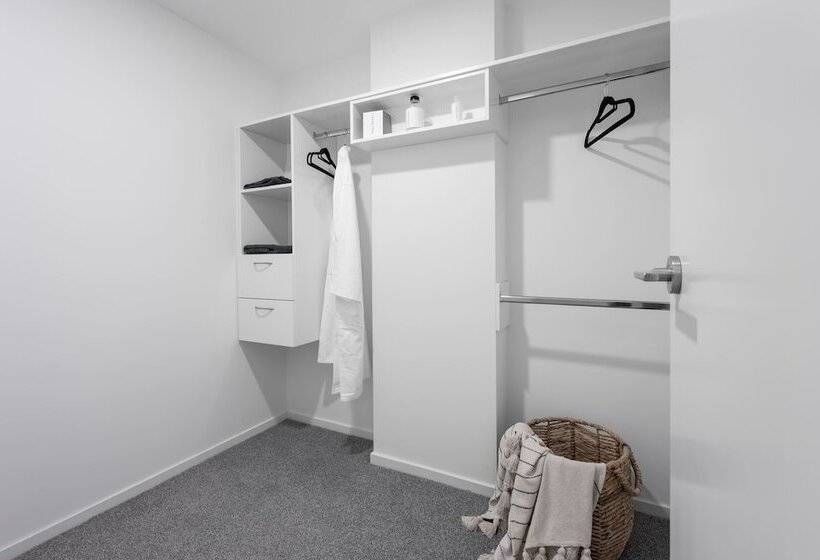 Sunrise Garden Suites