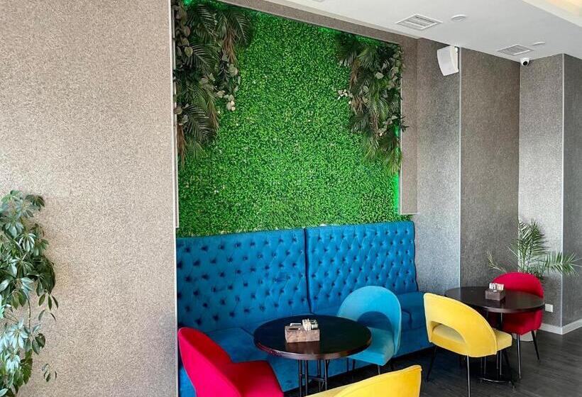 Terrasse Hotel & Bar