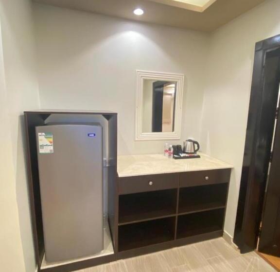 فندق ادوماتو Adomato