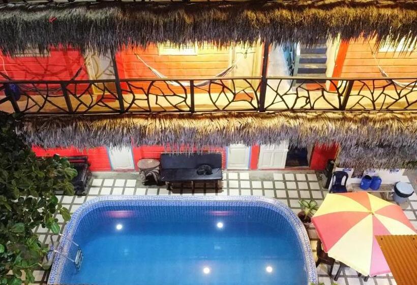 هاستل Arrecife Montañita Hostal