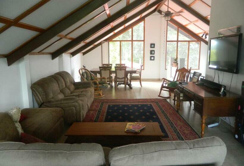 Общежитие La Jungla Experience Lodgings   Vacation Home And Apartment