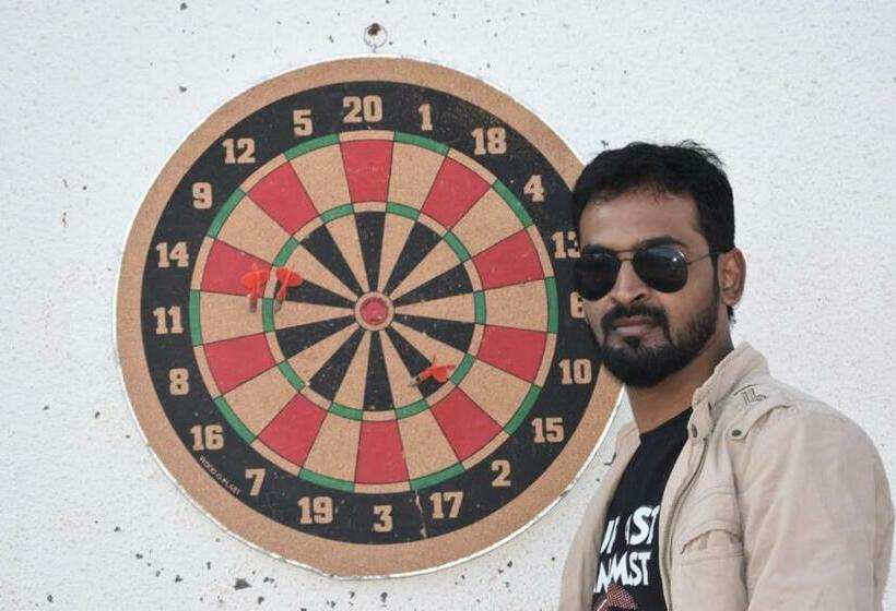 הוסטל Pinacle Inn