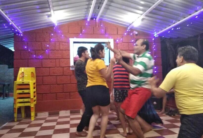 فندق صغير Pinacle Inn