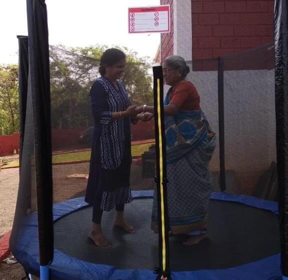 הוסטל Pinacle Inn