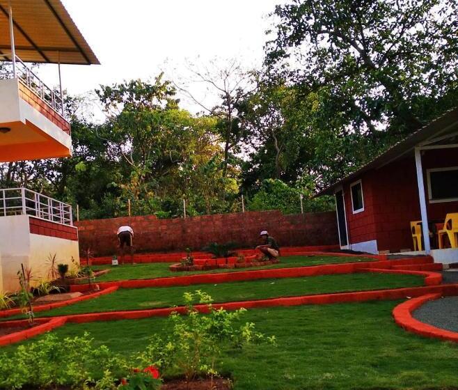 הוסטל Pinacle Inn