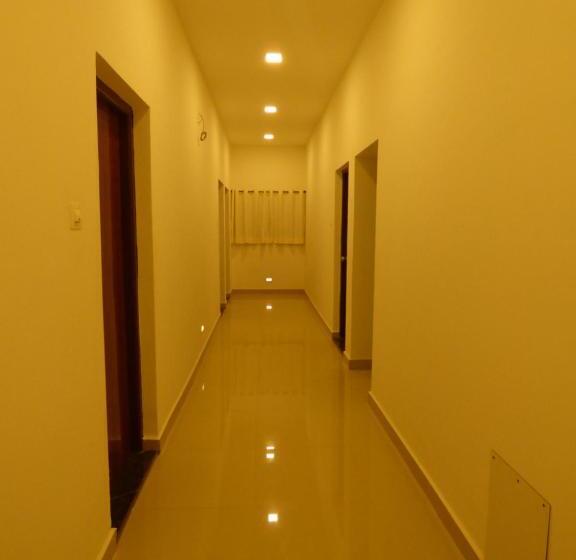 הוסטל Pinacle Inn