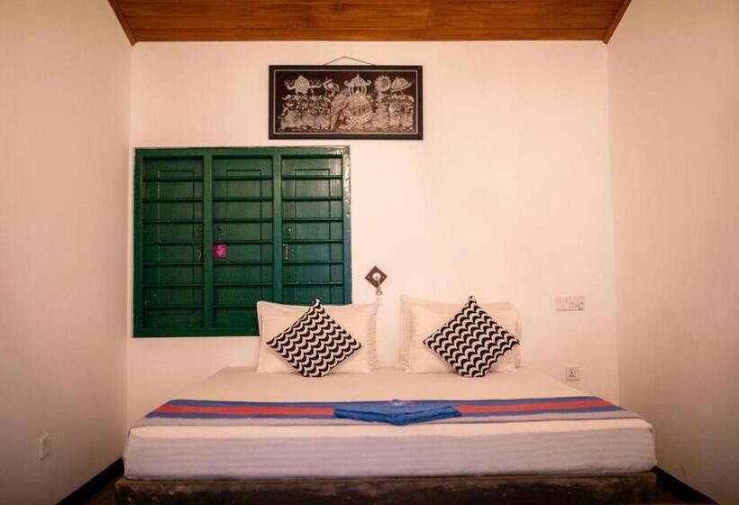 Backpack Beach Hostel & Reggae Bar