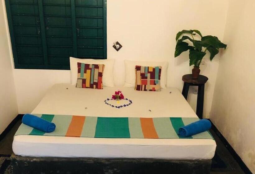 Backpack Beach Hostel & Reggae Bar