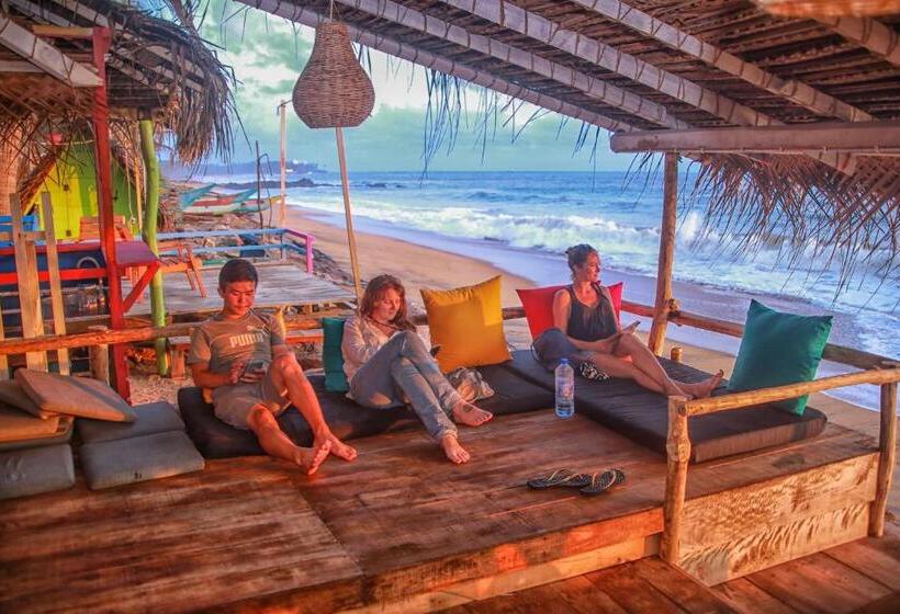 Backpack Beach Hostel & Reggae Bar