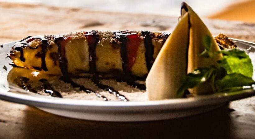 Backpack Beach Hostel & Reggae Bar