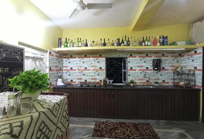 مبيت وإفطار 4bhk Private Farm House For Budget Group Stay